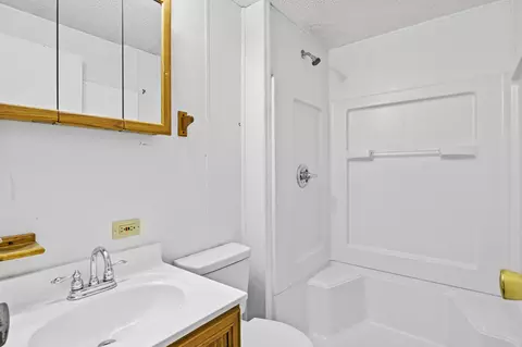 Bath - 80 Fox Run Rd, Morehead, KY 40351 photo 3 of 3