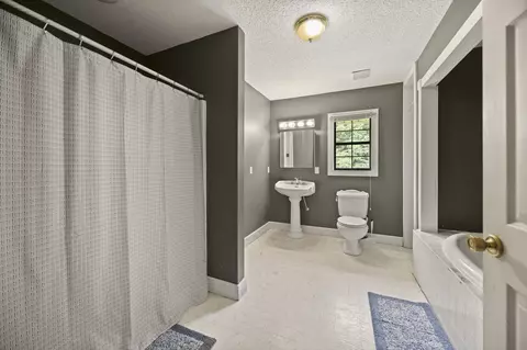 Bath - 576 Laxton Rd, Strunk, KY 42649 photo 1 of 2
