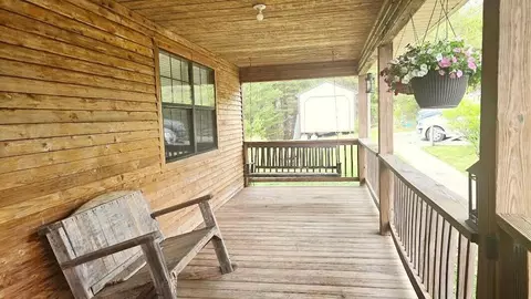 Exterior - 576 Laxton Rd, Strunk, KY 42649 photo 3 of 10