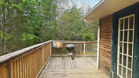 Exterior - 576 Laxton Rd, Strunk, KY 42649 photo 5 of 10