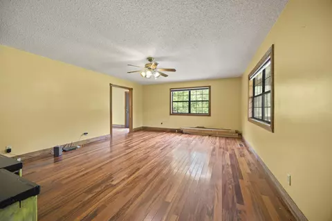 Living - 576 Laxton Rd, Strunk, KY 42649 photo 1 of 4