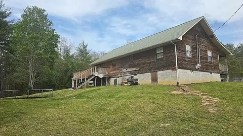 Exterior - 576 Laxton Rd, Strunk, KY 42649 photo 4 of 10