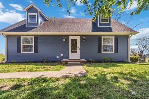 Exterior - 103 Longview Ct, Lancaster, KY 40444 photo 2 of 10