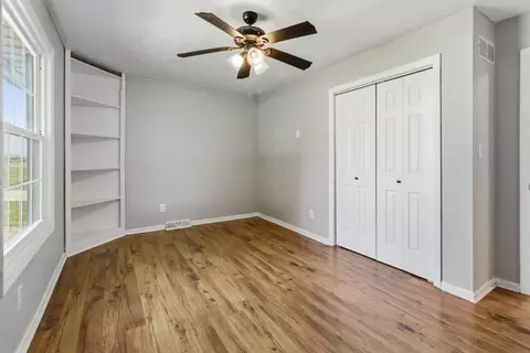 Bedroom - 103 Longview Ct, Lancaster, KY 40444 photo 4 of 11