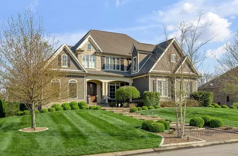 2656 Cayman Hts, Lexington, KY 40509