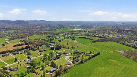 View/Area - 352 Springhurst Dr, Berea, KY 40403 photo 1 of 12