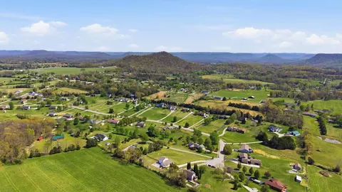 View/Area - 352 Springhurst Dr, Berea, KY 40403 photo 4 of 12