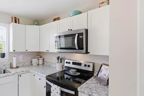 Kitchen - 352 Springhurst Dr, Berea, KY 40403 photo 4 of 4