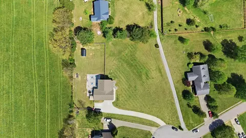 View/Area - 352 Springhurst Dr, Berea, KY 40403 photo 5 of 12