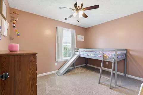 Bedroom - 352 Springhurst Dr, Berea, KY 40403 photo 5 of 5