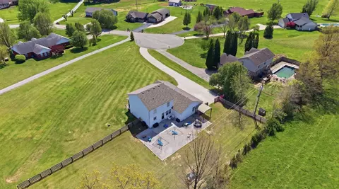 View/Area - 352 Springhurst Dr, Berea, KY 40403 photo 11 of 12