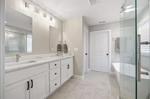 Bath - 161 Waterside Dr, Georgetown, KY 40324 photo 6 of 12