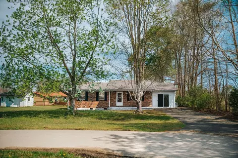 88 Howell Ln, Clay City, KY 40312