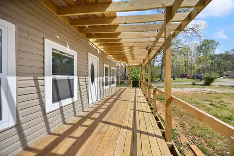 Exterior - 973 Stonegate Dr, Burnside, KY 42519 photo 6 of 15