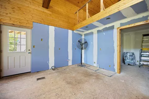 Entry Way - 973 Stonegate Dr, Burnside, KY 42519 photo 2 of 7