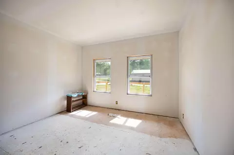 Bedroom - 973 Stonegate Dr, Burnside, KY 42519 photo 6 of 8