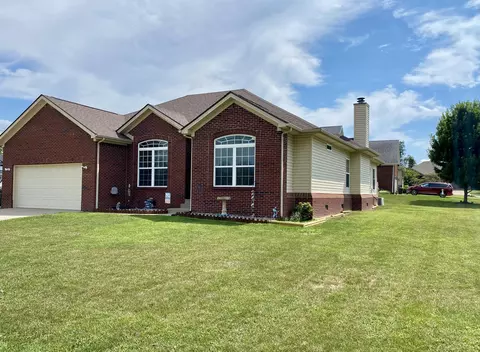 124 Combs Ln, Wilmore, KY 40390