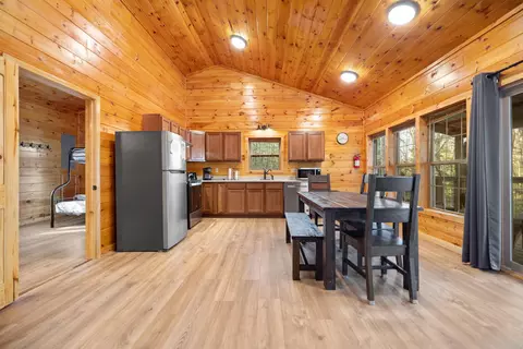 Dining - 1134 Cliffview Rd, Campton, KY 41301 photo 2 of 5