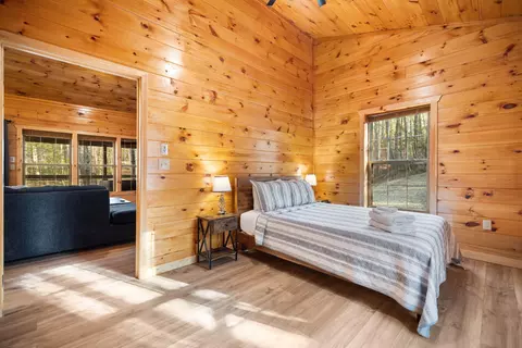 Bedroom - 1134 Cliffview Rd, Campton, KY 41301 photo 2 of 6