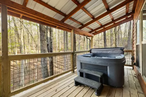 Exterior - 1134 Cliffview Rd, Campton, KY 41301 photo 9 of 13