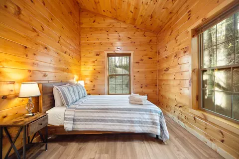 Bedroom - 1134 Cliffview Rd, Campton, KY 41301 photo 4 of 6