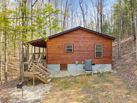 Exterior - 1134 Cliffview Rd, Campton, KY 41301 photo 2 of 13