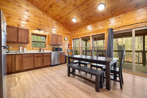 Dining - 1134 Cliffview Rd, Campton, KY 41301 photo 3 of 5
