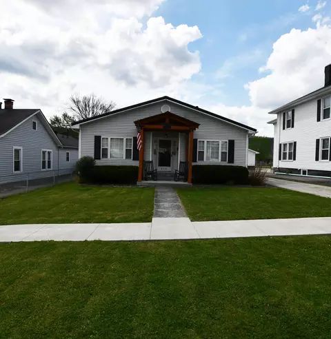 413 Elm St, Ravenna, KY 40472