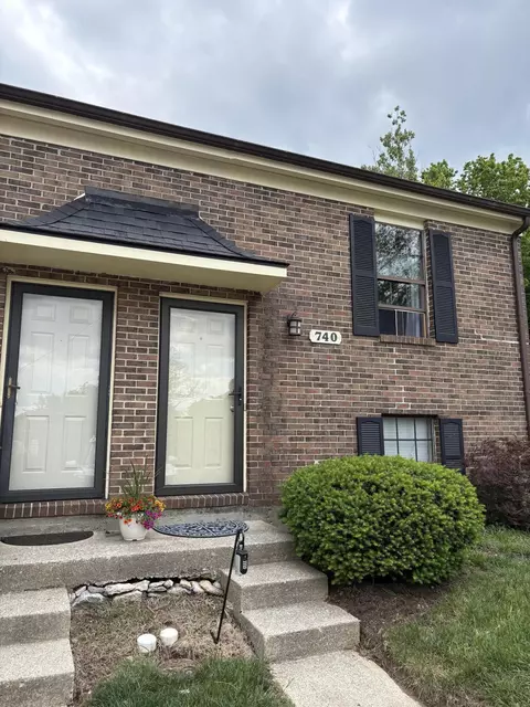 740 Spring Meadows Dr, Lexington, KY 40504