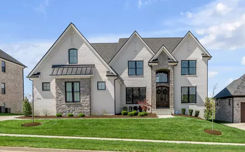 2429 Lorenzo Way, Lexington, KY 40509