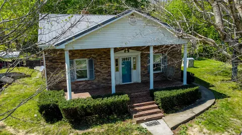 20 Roller Knob Rd, Gravel Switch, KY 40328