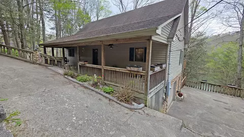 1264 Lake Rd, London, KY 40741