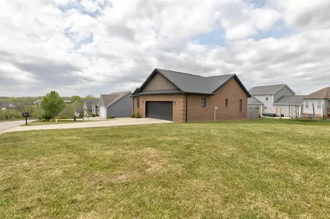 108 Oak View Dr, Mount Sterling, KY 40353