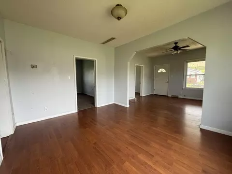 Living - 222 Hamlin Ave, Corbin, KY 40701 photo 4 of 4