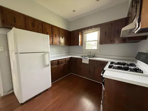 Kitchen - 222 Hamlin Ave, Corbin, KY 40701 photo 2 of 2