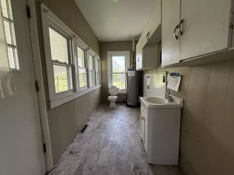 Entry Way - 222 Hamlin Ave, Corbin, KY 40701 photo 1 of 1