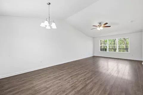 Living - 330 Williamsburg Ln, Georgetown, KY 40324 photo 1 of 9