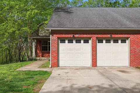 Exterior - 330 Williamsburg Ln, Georgetown, KY 40324 photo 10 of 10