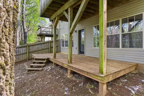Exterior - 330 Williamsburg Ln, Georgetown, KY 40324 photo 7 of 10