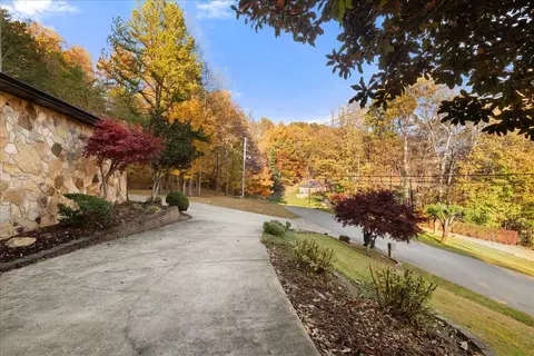 Exterior - 1211 Forest Cir Dr, Corbin, KY 40701 photo 8 of 18