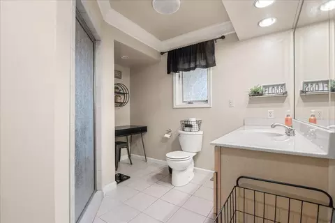 Bath - 1211 Forest Cir Dr, Corbin, KY 40701 photo 2 of 5