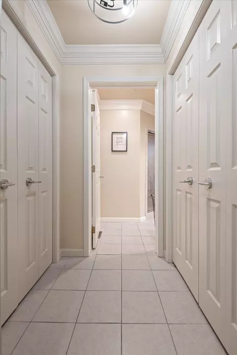 Entry Way - 1211 Forest Cir Dr, Corbin, KY 40701 photo 5 of 6