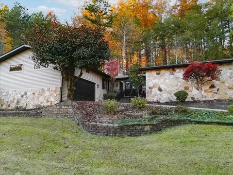 Exterior - 1211 Forest Cir Dr, Corbin, KY 40701 photo 12 of 18