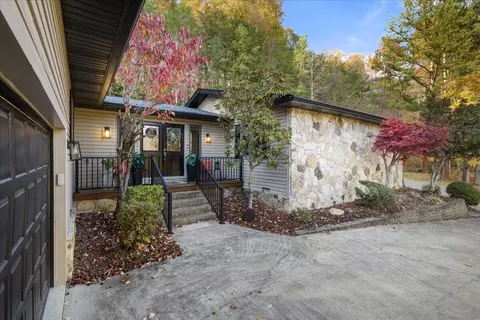 Exterior - 1211 Forest Cir Dr, Corbin, KY 40701 photo 2 of 18