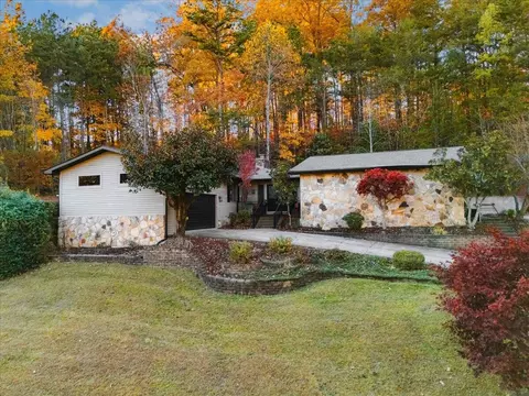 1211 Forest Cir Dr, Corbin, KY 40701