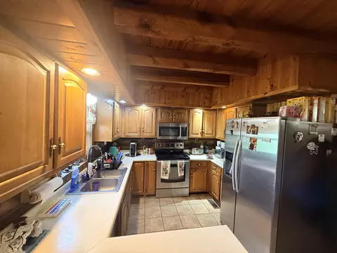 Kitchen - 2006 Longview Dr, Georgetown, KY 40324 photo 2 of 2