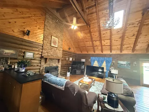 Living - 2006 Longview Dr, Georgetown, KY 40324 photo 3 of 5