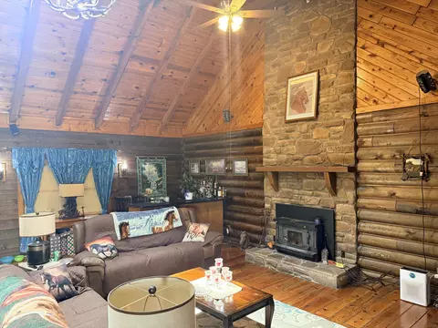 Living - 2006 Longview Dr, Georgetown, KY 40324 photo 1 of 5