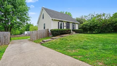 1529 Versailles Rd, Lexington, KY 40504
