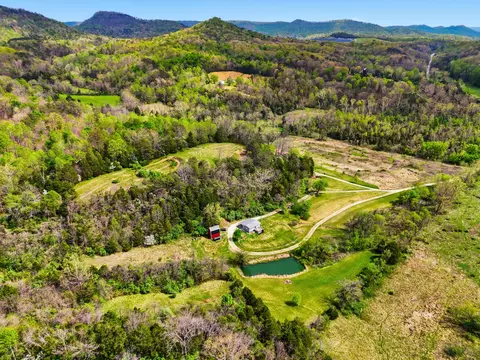 4152 Winchester Rd, Irvine, KY 40336